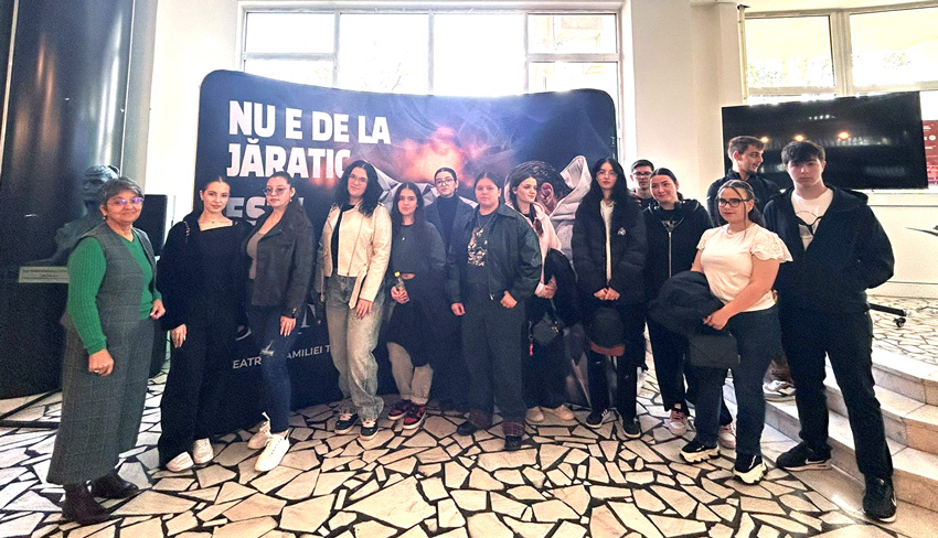 Elevii proiectului „Educație Incluzivă și Succes Academic – EISA”, descoperă arta teatrală