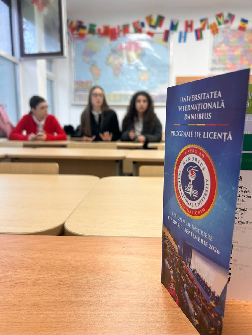 DIU Promotes Its Educational Offer within the Pre-University Environment – Visit to the “Gheorghe Munteanu Murgoci” Theoretical High School in Măcin